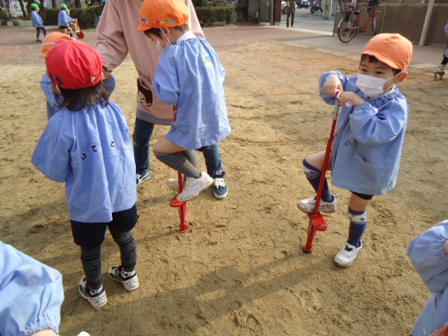 スーパーターボ三輪車＆ホッピング＆ボール: （2011年度までの）くにとう幼稚園のせんせいブログ